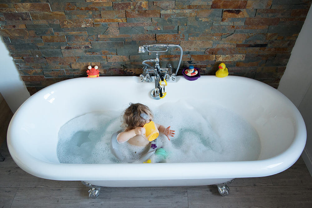 Séance photo originale dans le bain