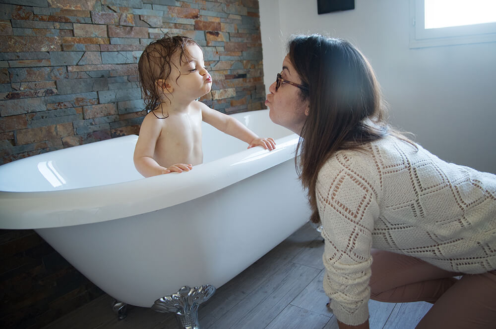 Séance photo originale dans le bain