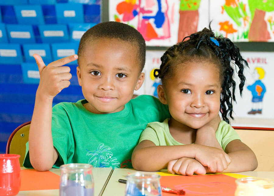 fratrie-scolaire-900x600 Portrait fratrie scolaire.
