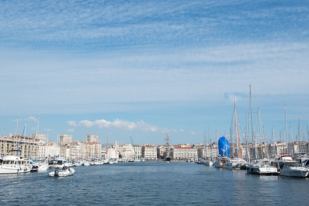 Entrée sur sur le Vieux-Port de Marseille.