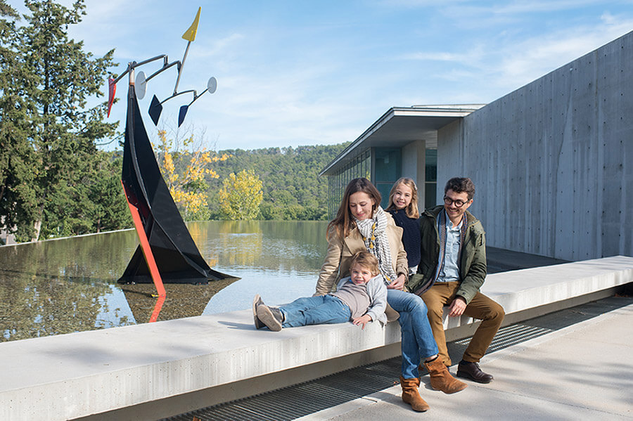 Séance photo famille au Château La Coste.