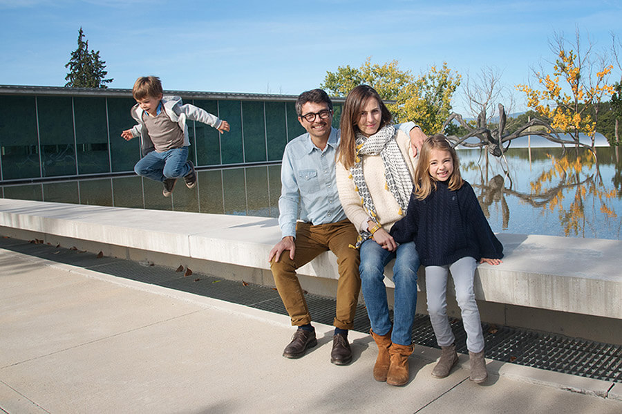 Séance photo famille au Château La Coste.