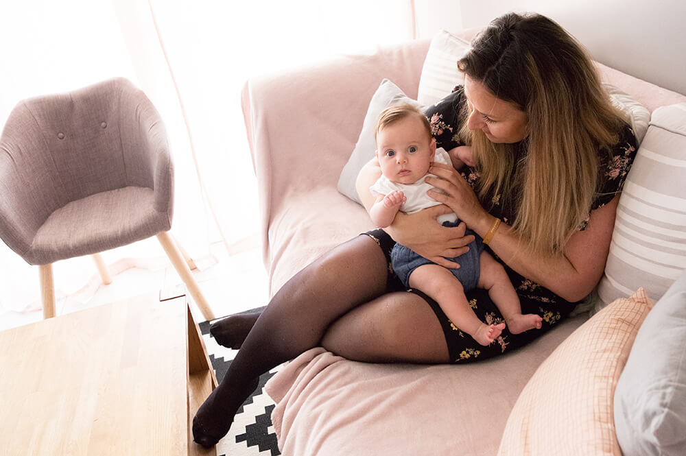 Séance bébé à domicile Marseille