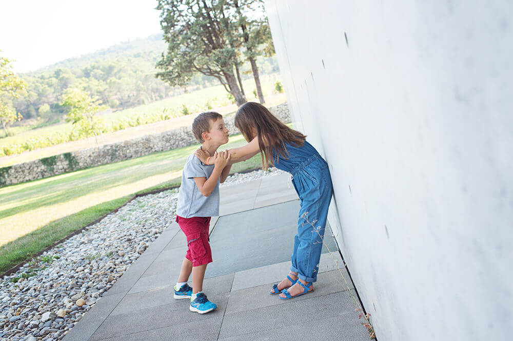 Moment-photo. Jeu d'enfant.